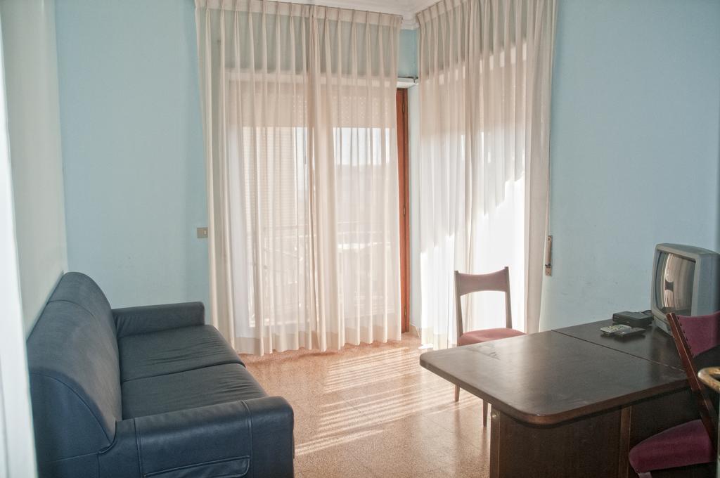 Residence Riva Gaia Terracina Quarto foto